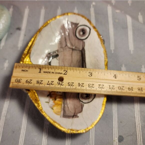 DECOUPAGE CLAM SHELL DECOUPAGE TRUCK WITH PUMPKINS IS ON A CLAM SHELL - Picture 10 of 11